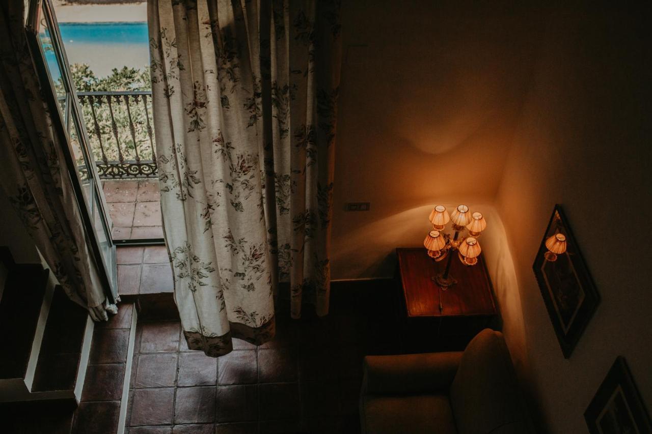 Hotel Posada De Valdezufre Aracena Exteriör bild