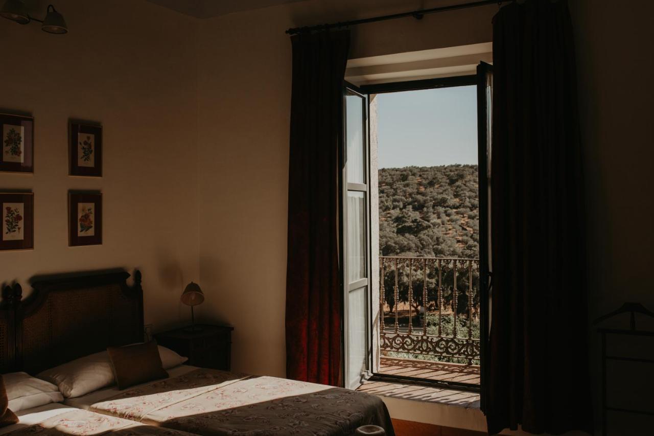Hotel Posada De Valdezufre Aracena Exteriör bild